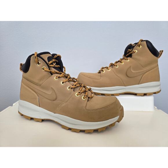 nike manoa hiking boots